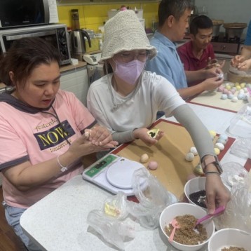 발달장애인 자립생활지원주택 1차 체험프로그램 진행 - 송편 만들기 체험 이미지